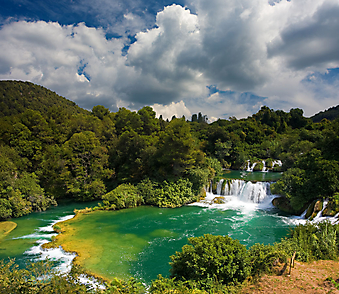 Каскад водопадов в парке Крка, Хорватия (код изображения: 01017)