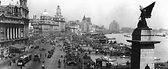 Черно белая панорама старого Шанхая. (Код изображения: 02105)