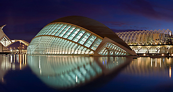 Здание музея искусства в Валенсии, Испания. (Код изображения: 02118)