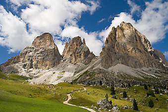 Три вершины в Доломитовых Альпах, Италия. (Код изображения: 03024)