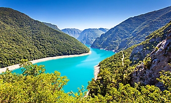 Горное озеро в Черногории (Каталог номер: 03075)
