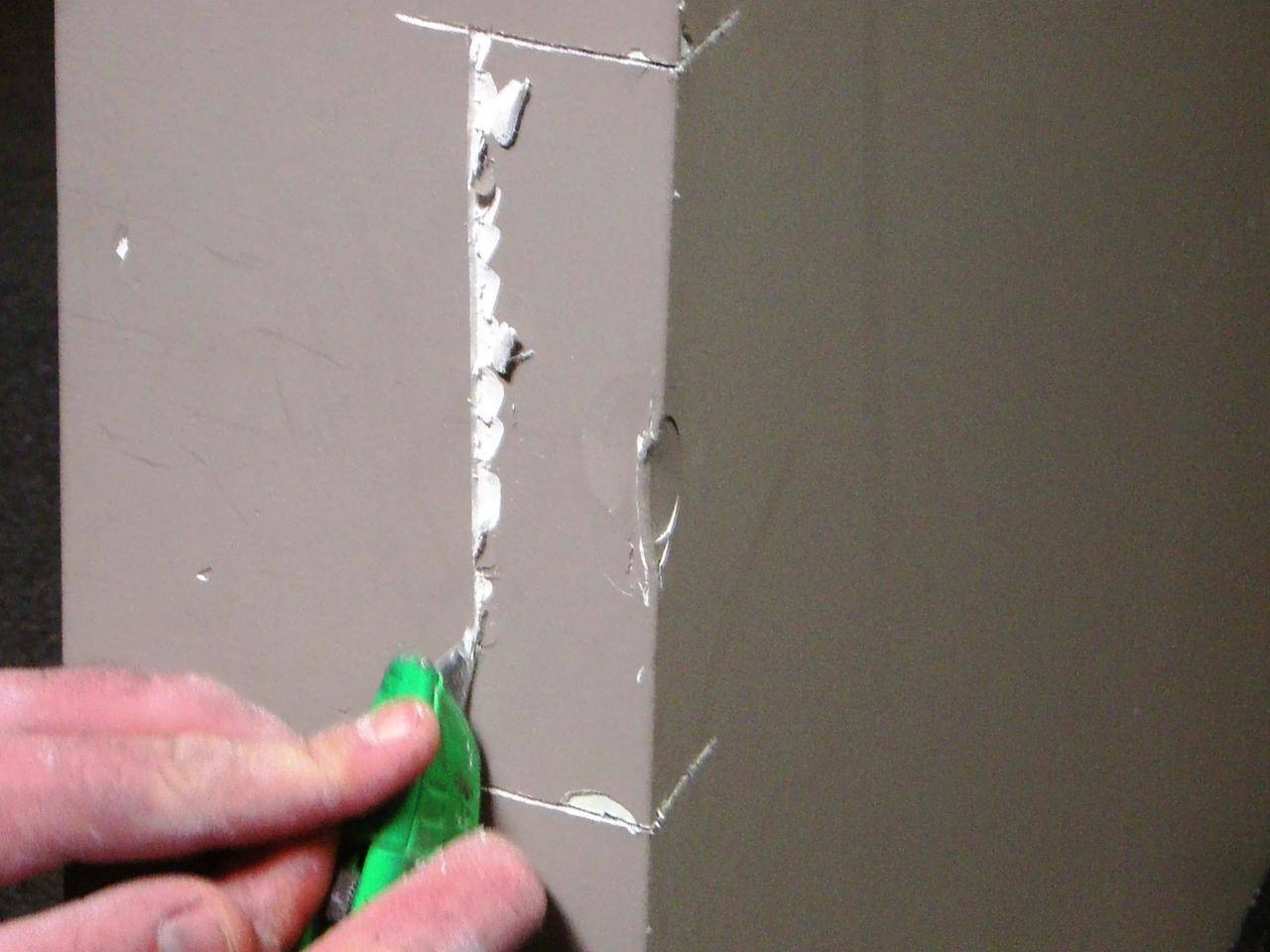 Создаем трещину. Шпаклёвка для трещин в стене. Трещины на гипсокартоне. Шпаклевка для заделывания трещин в стене. Заделка швов гипсокартона.