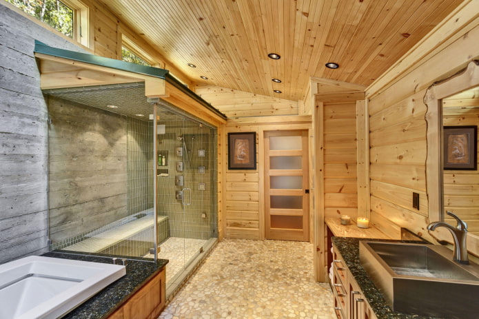 дизайн потолка в интерьере ванной в деревянном доме