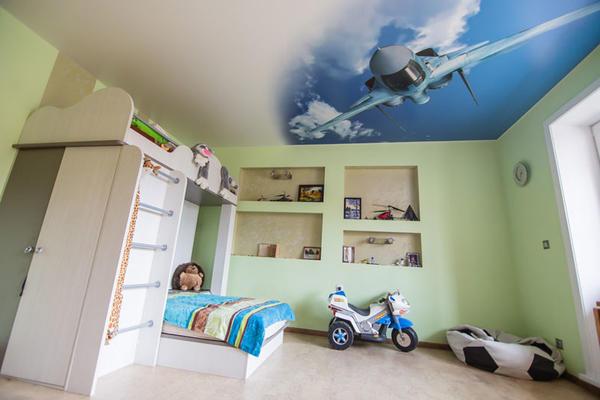 Натяжной потолок с фотопечатью - это очень интересное решение для детской комнаты