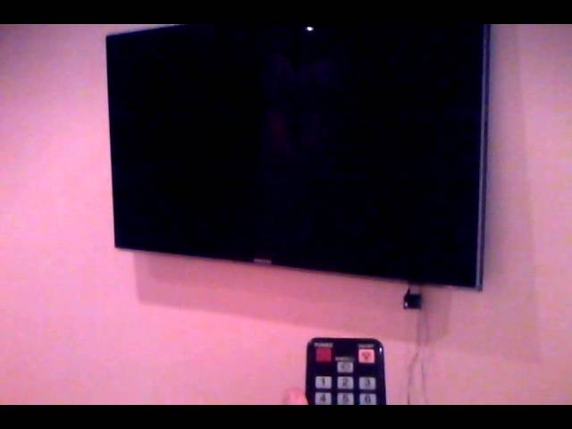 Красная кнопка телевизора мигает. Тёмный экран на телевизоре самсунг. Телевизор выключенный. Выключения телевизора LG. Включение экрана телевизора.