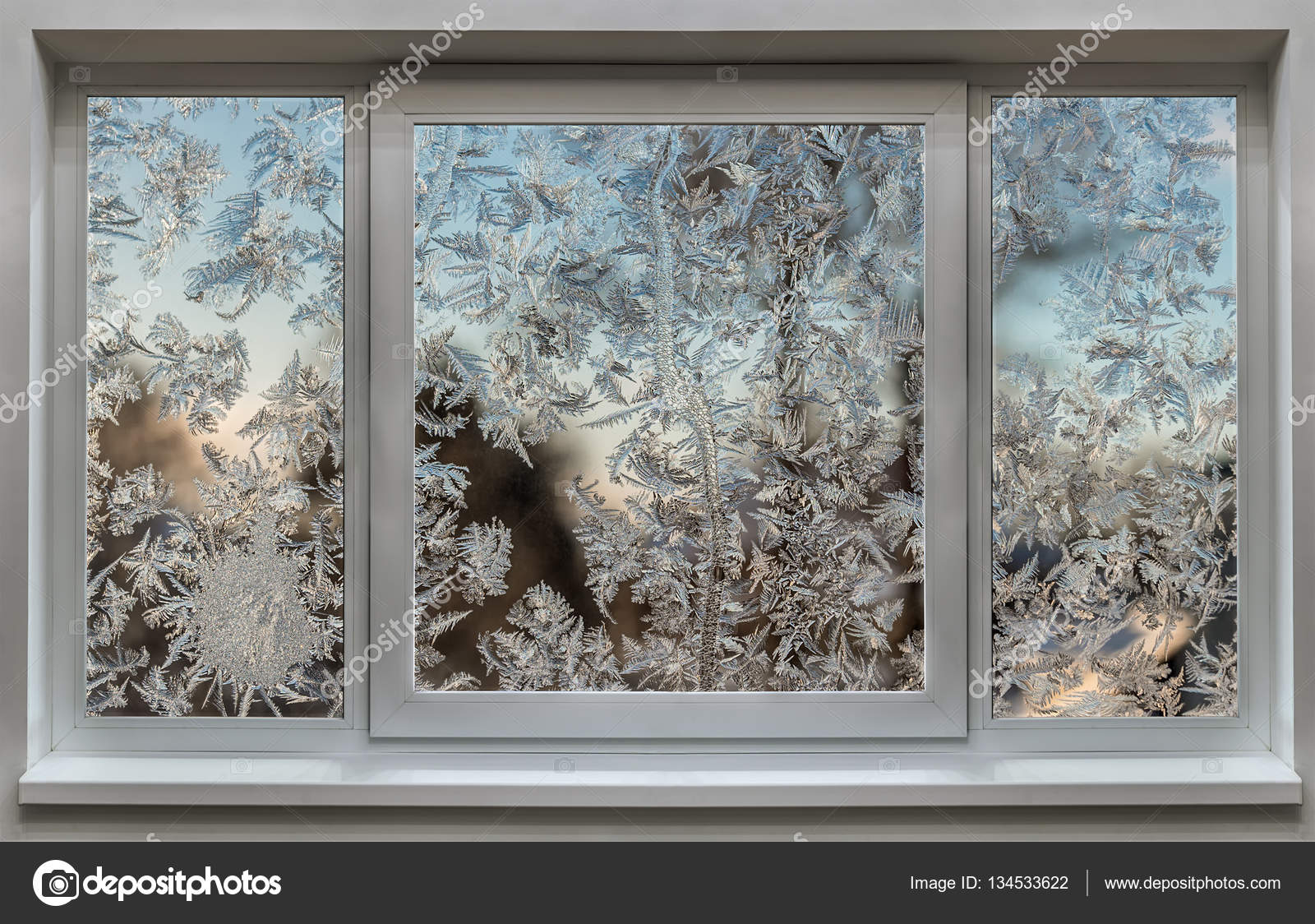Окна разрисованные Морозом