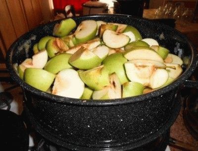 Подготовленные яблоки для обработки
